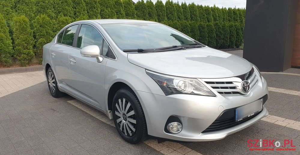 2013' Toyota Avensis photo #3