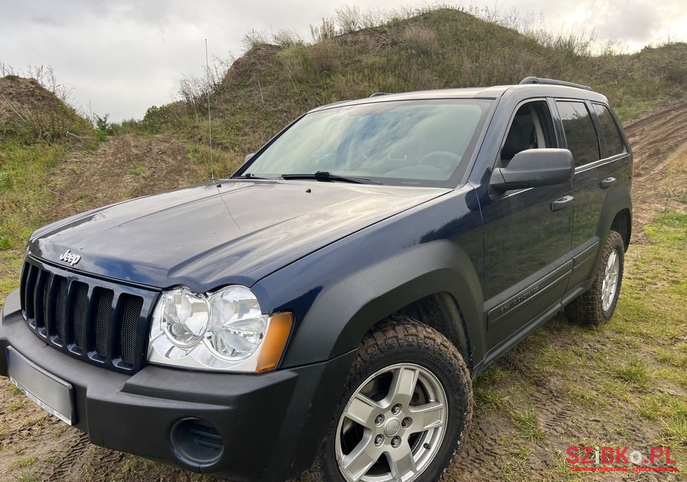 2004' Jeep Grand Cherokee photo #2