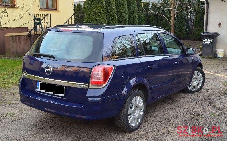 2008' Opel Astra photo #2