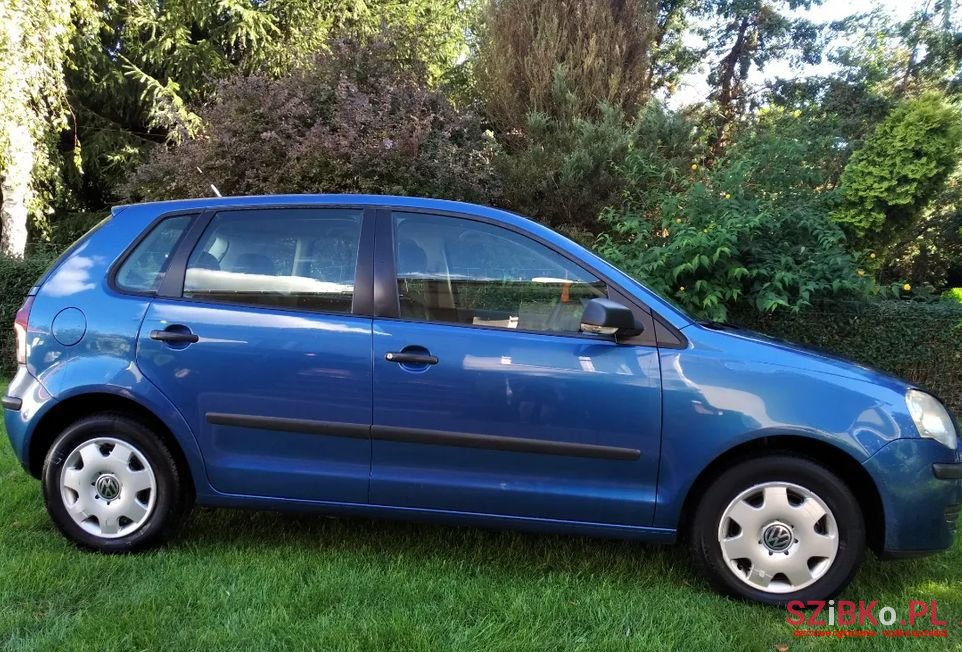 2006' Volkswagen Polo photo #2