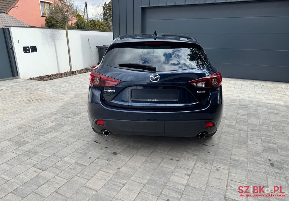 2015' Mazda 3 Skyactiv-D photo #5