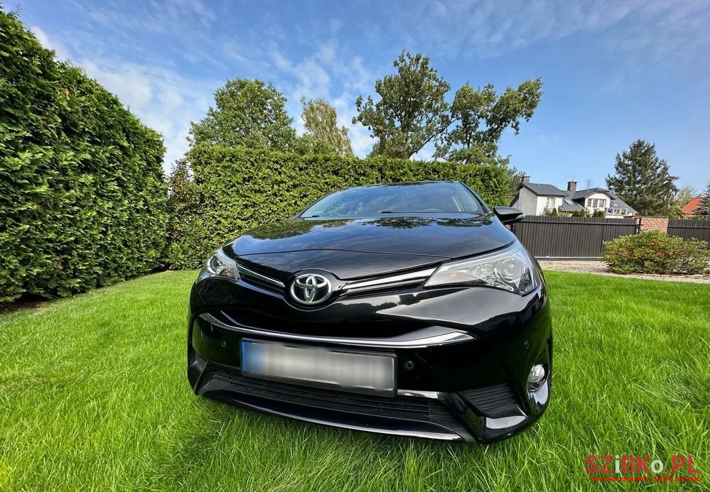 2015' Toyota Avensis 1.8 Active photo #3