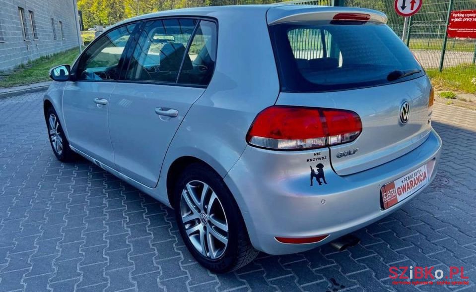 2010' Volkswagen Golf photo #4