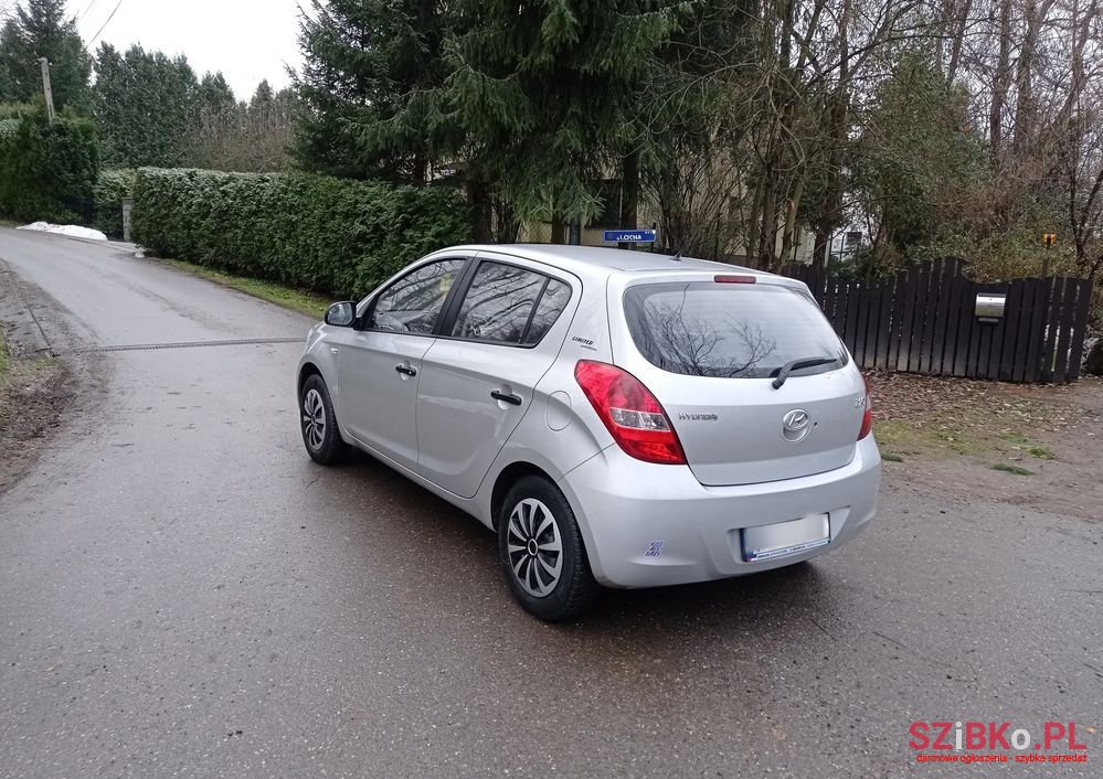 2009' Hyundai i20 1.2 Comfort photo #4