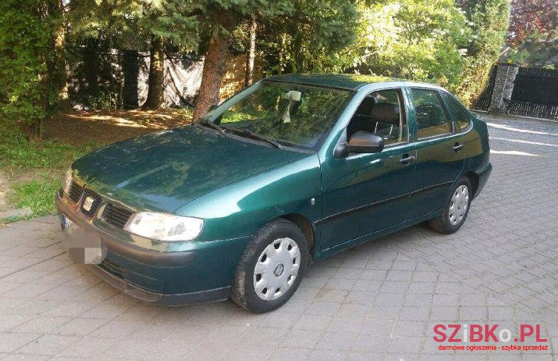 2002' SEAT Cordoba photo #1