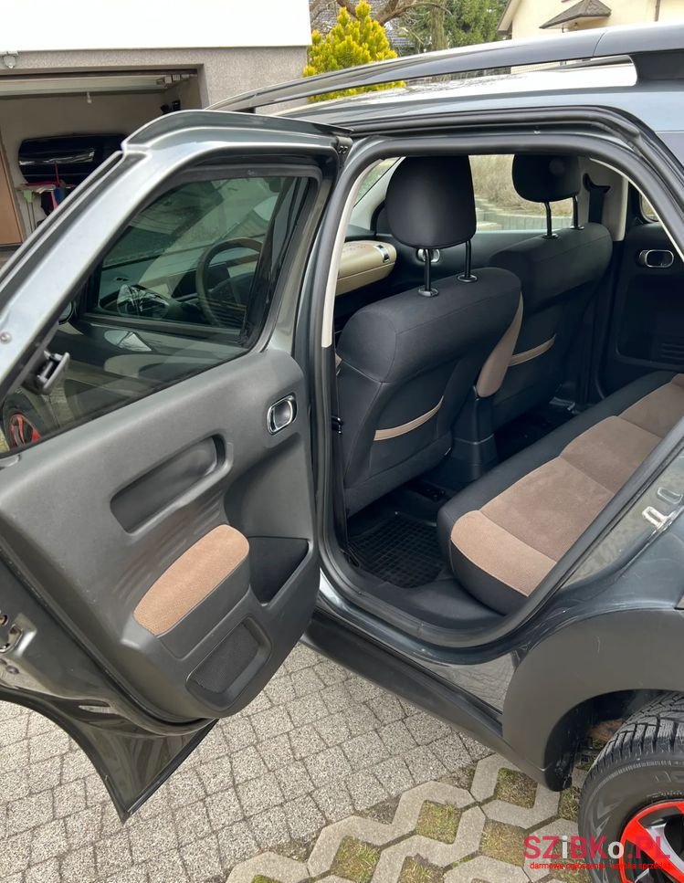 2016' Citroen C4 Cactus photo #3