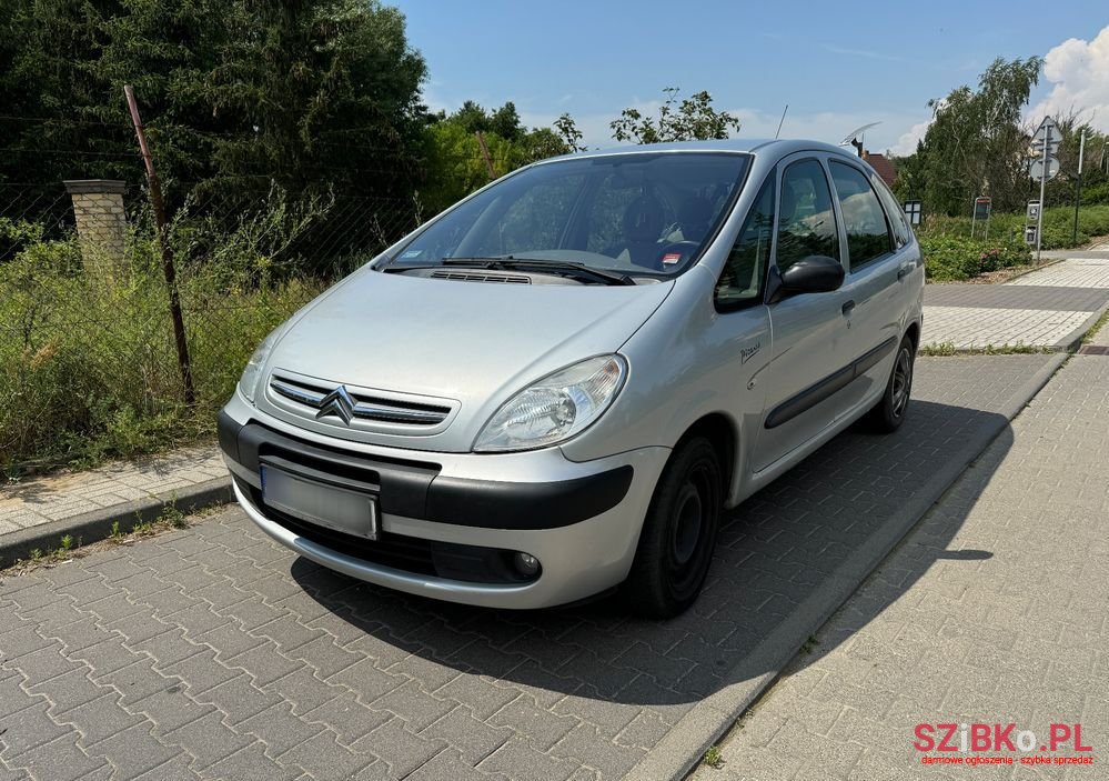 2006' Citroen Xsara Picasso 1.6I 16V Sx photo #3