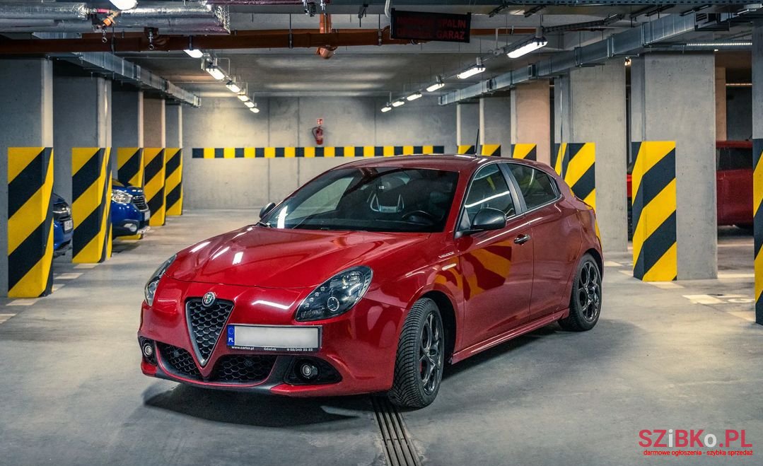 2016' Alfa Romeo Giulietta photo #1