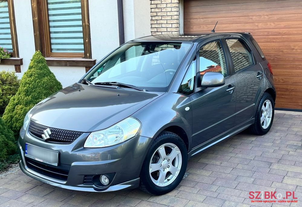 2010' Suzuki SX4 1.6 Premium photo #2