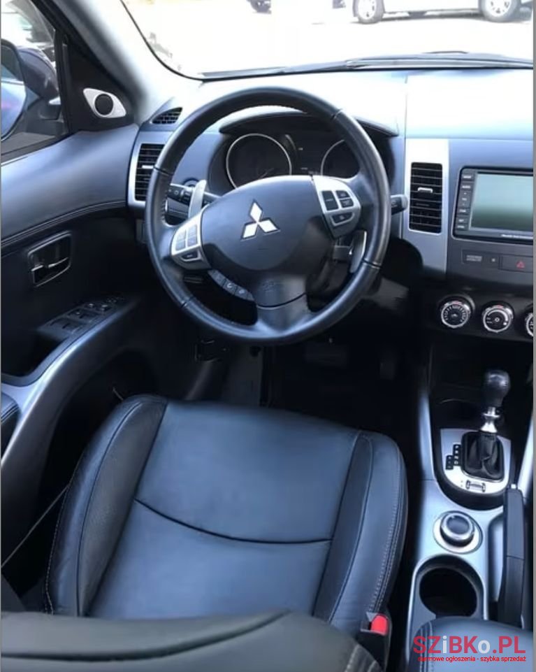 2012' Mitsubishi Outlander photo #4