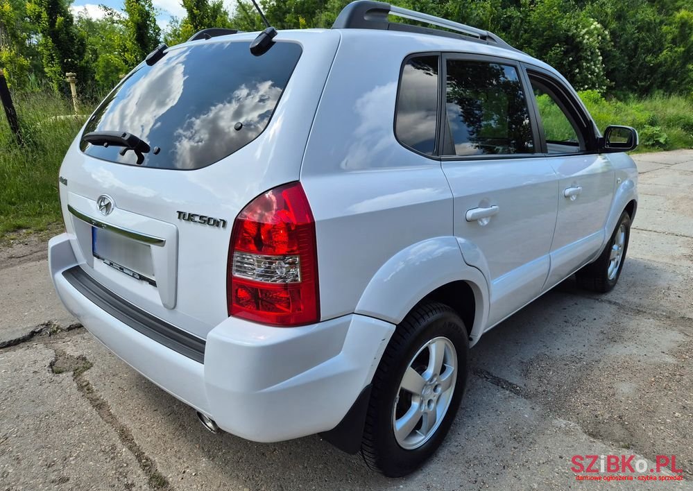 2009' Hyundai Tucson photo #5