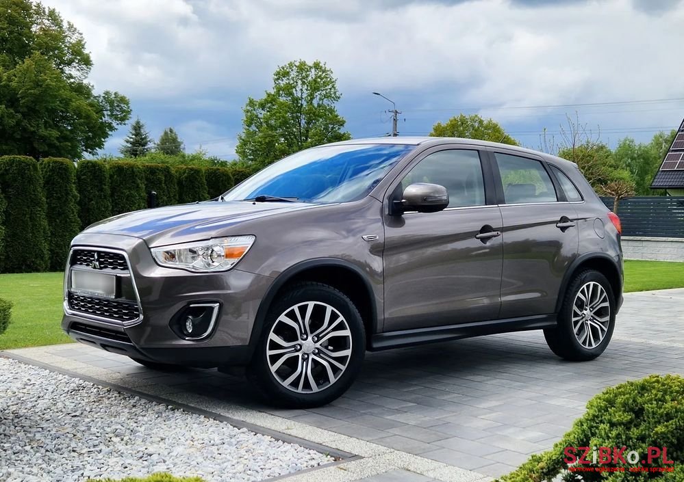 2016' Mitsubishi ASX photo #1