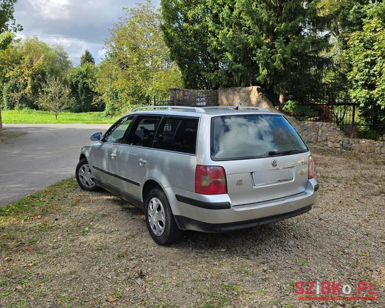 2005' Volkswagen Passat photo #3