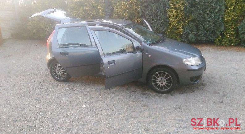 2004' Fiat Punto photo #1