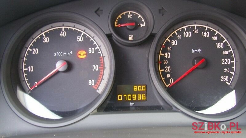 2012' Opel Astra photo #5