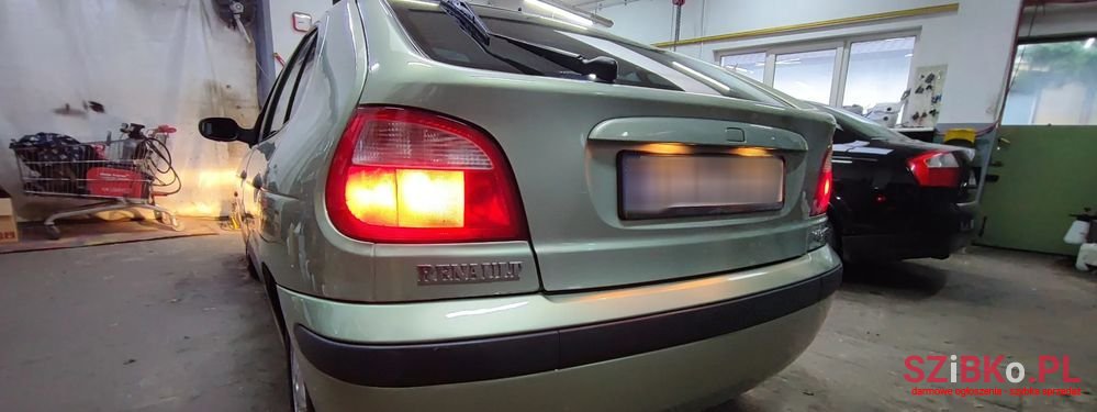 2002' Renault Megane photo #4