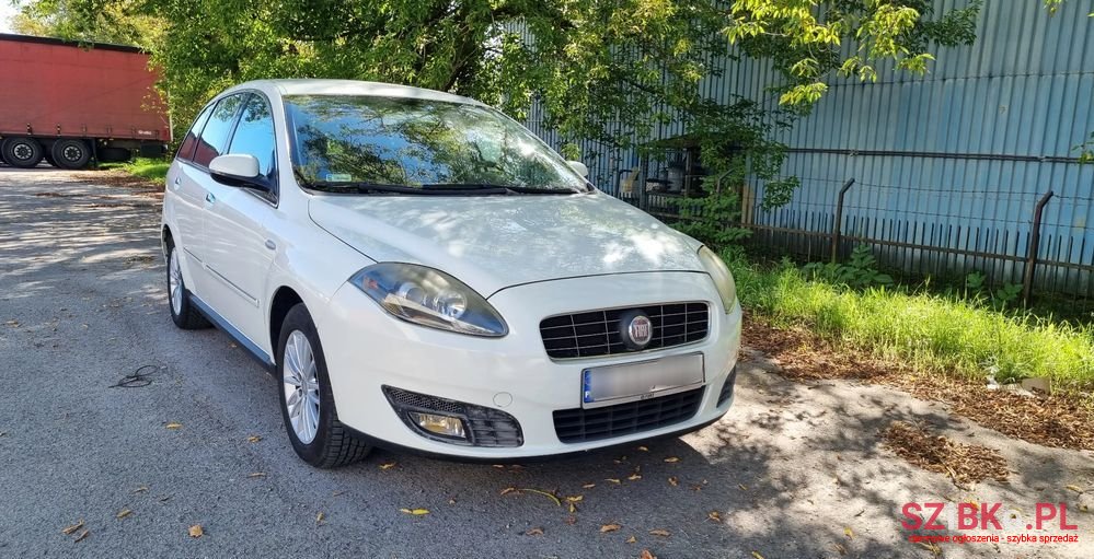 2010' Fiat Croma 1.9Jtd Dynamic photo #2