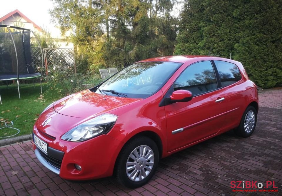 2009' Renault Clio photo #3