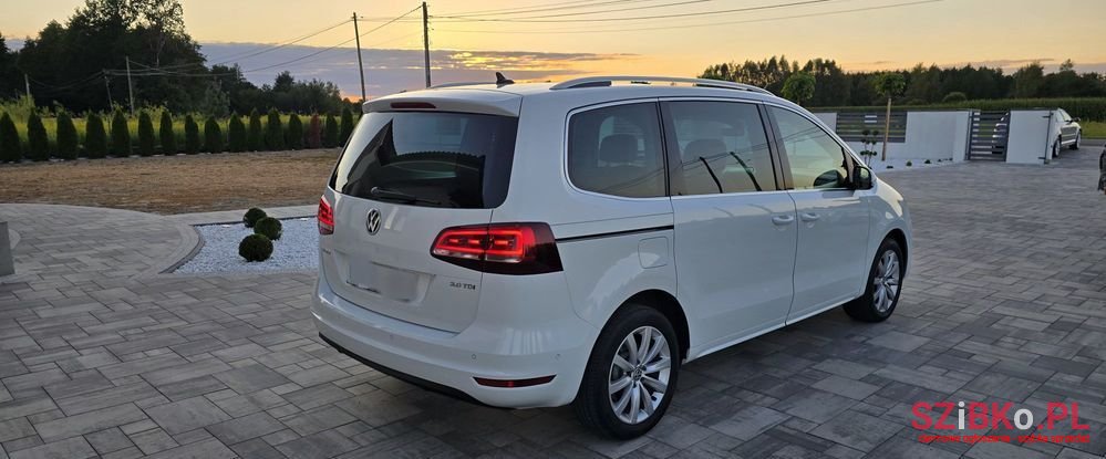 2017' Volkswagen Sharan photo #5