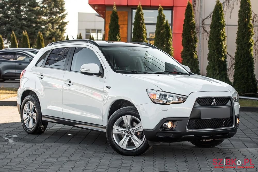 2011' Mitsubishi ASX photo #1