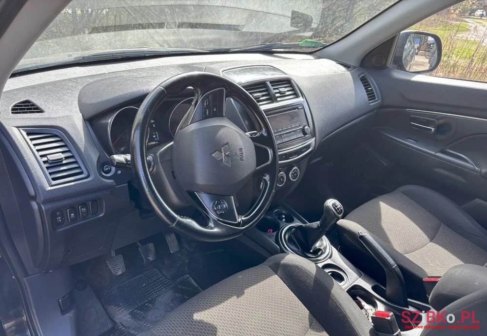 2015' Mitsubishi ASX photo #3