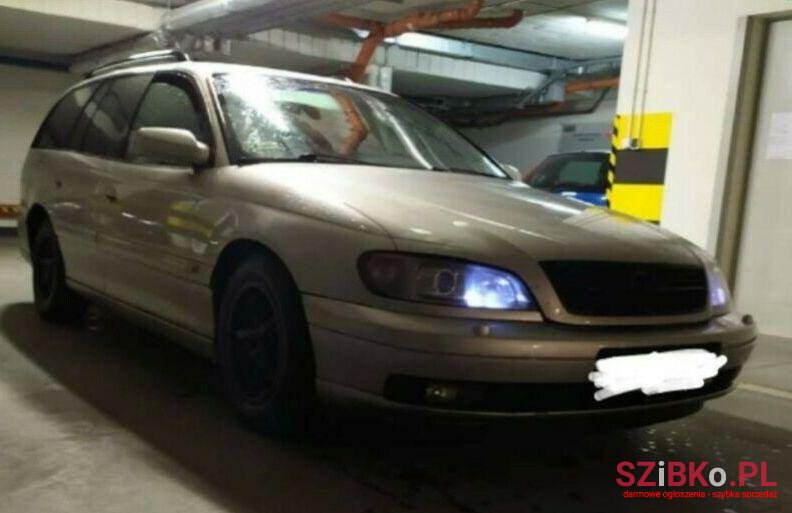2001' Opel Omega photo #1
