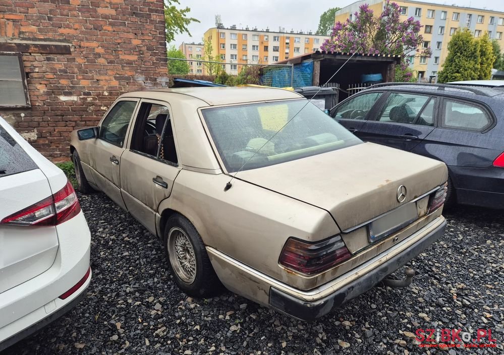 1993' Mercedes-Benz W124 photo #2