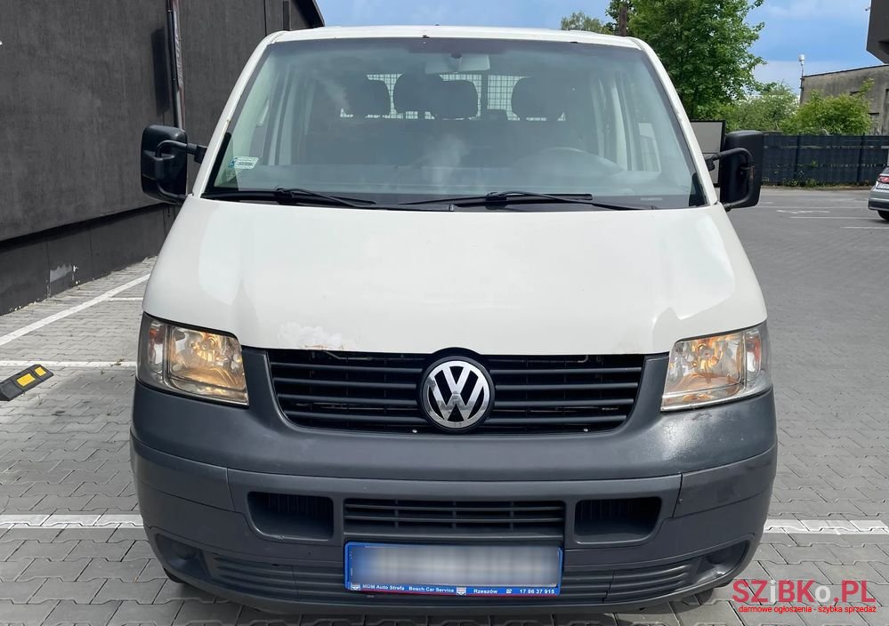 2004' Volkswagen Transporter photo #2