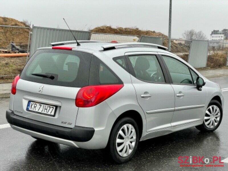 2011' Peugeot 207 Sw photo #2
