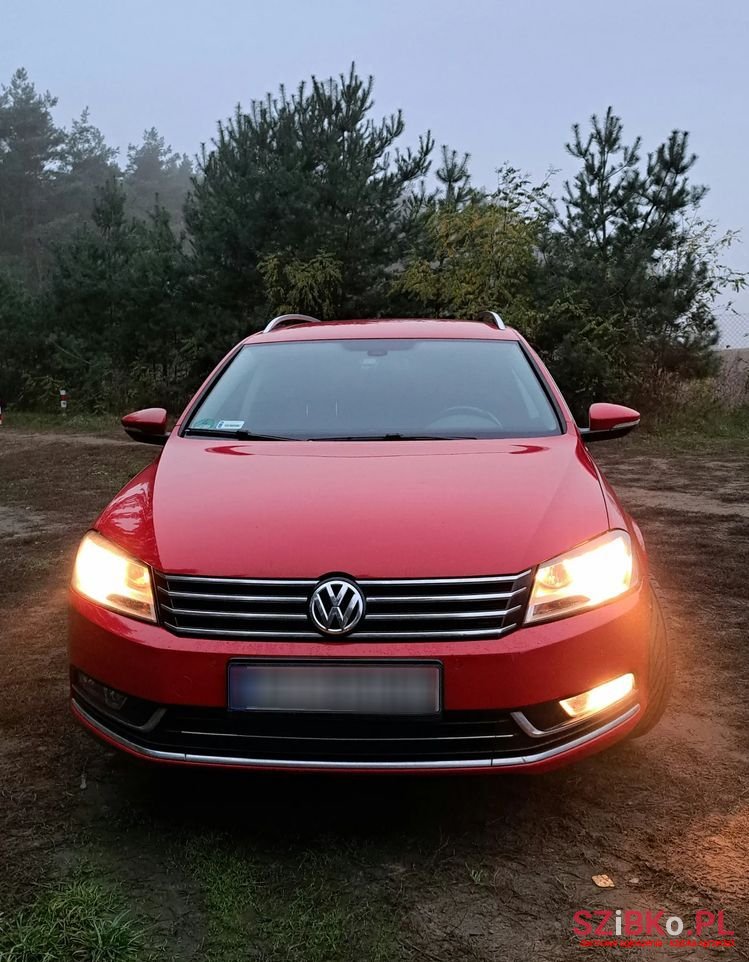 2013' Volkswagen Passat Variant photo #4
