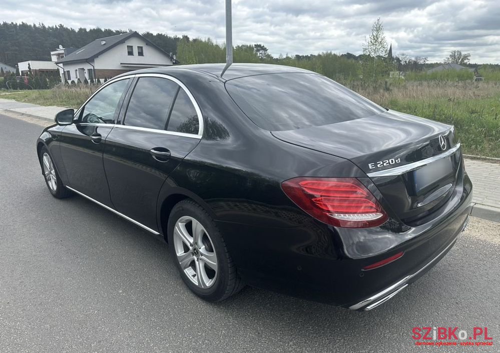 2017' Mercedes-Benz E-Class 220 D photo #3