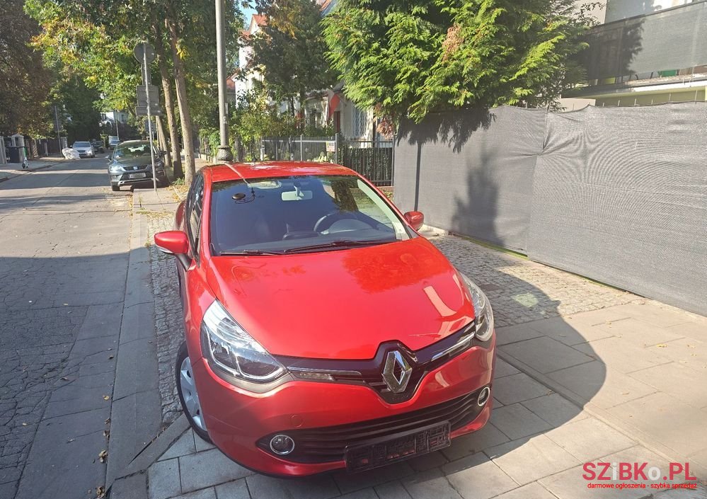 2013' Renault Clio photo #4