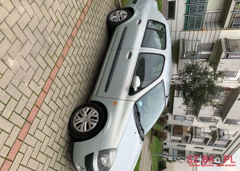 2004' Renault Thalia photo #1