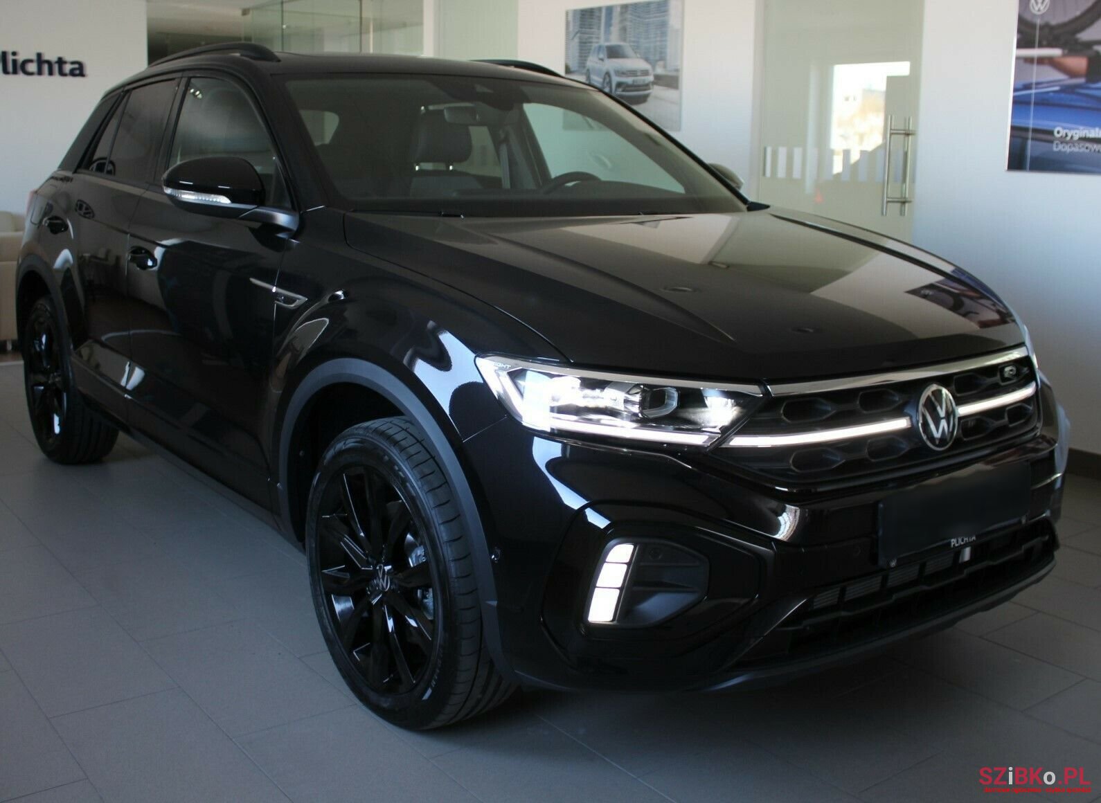 2023' Volkswagen T-Roc photo #2