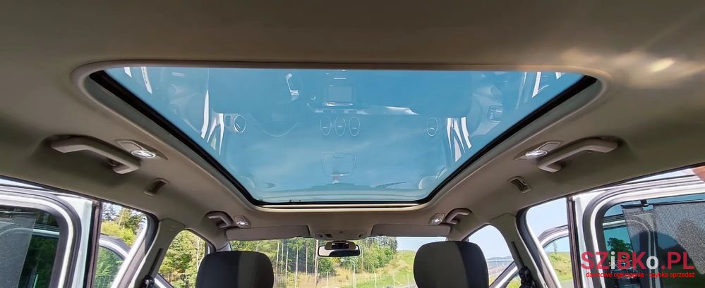 2011' Ford S-Max photo #5