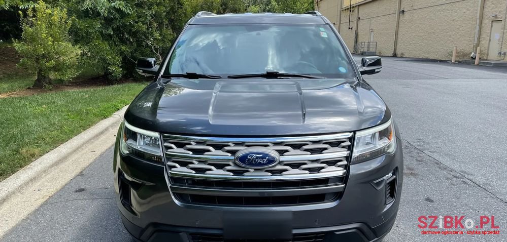 2018' Ford Explorer photo #4