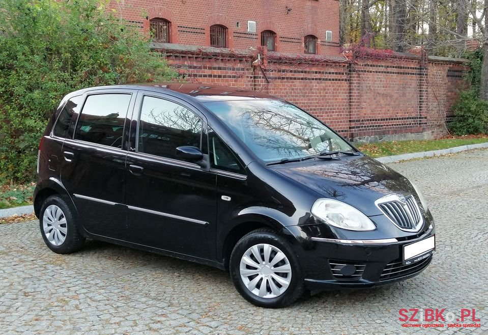 2009' Lancia Musa photo #4