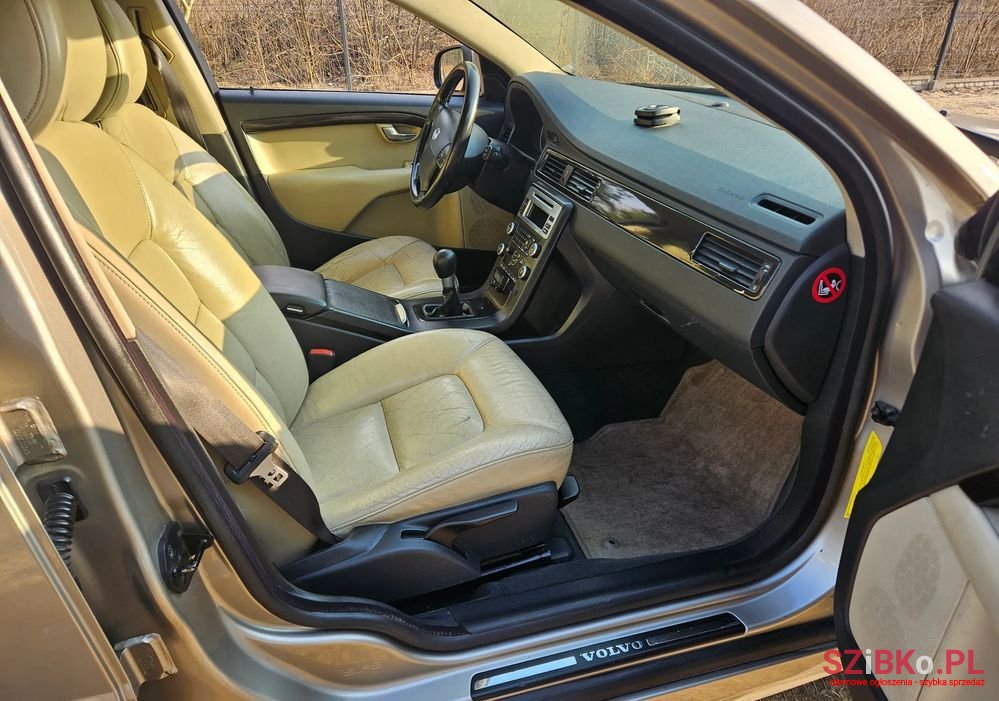 2008' Volvo V70 2.0D Momentum photo #3