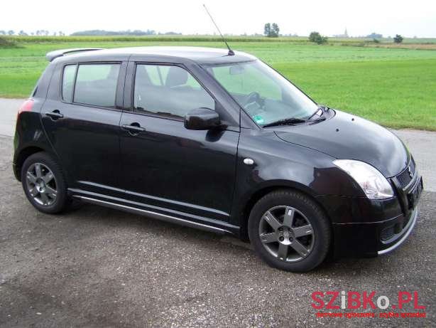 2005' Suzuki Swift photo #1