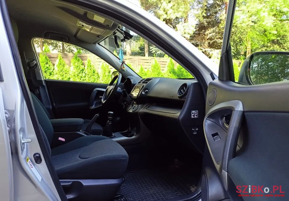 2011' Toyota RAV4 photo #6