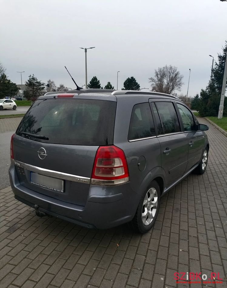 2006' Opel Zafira 1.9 Cdti Cosmo photo #2
