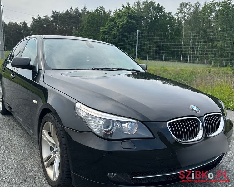 2008' BMW 5 Series 525D photo #5