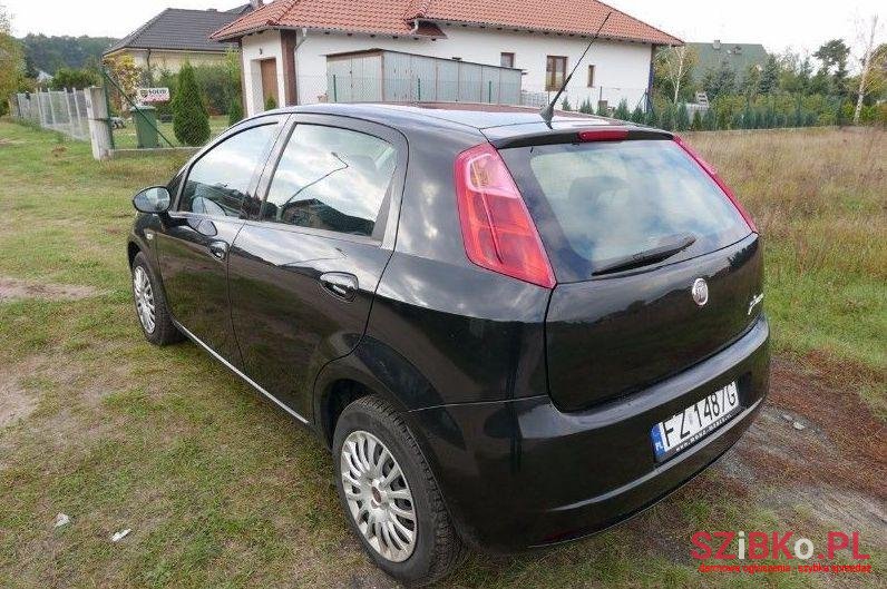 2009' Fiat Punto photo #1