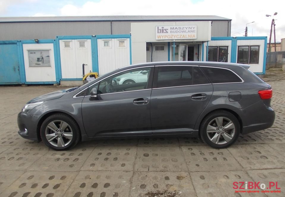 2014' Toyota Avensis photo #6