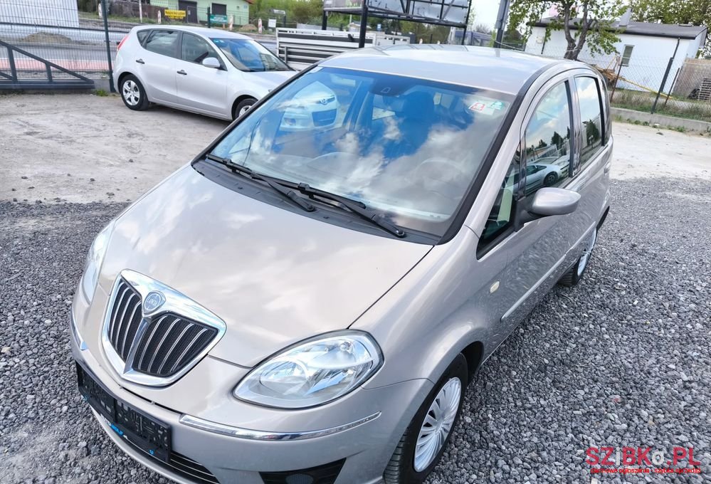 2009' Lancia Musa 1.4 8V photo #2