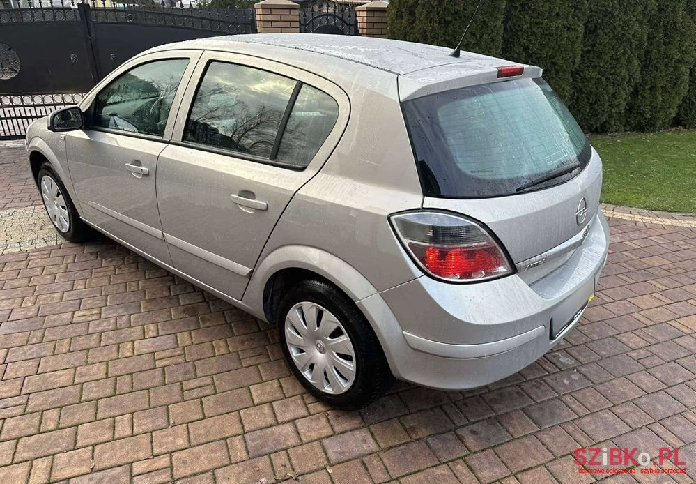 2009' Opel Astra Iii 1.6 Enjoy photo #1