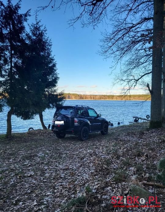 2018' Mitsubishi Pajero photo #1