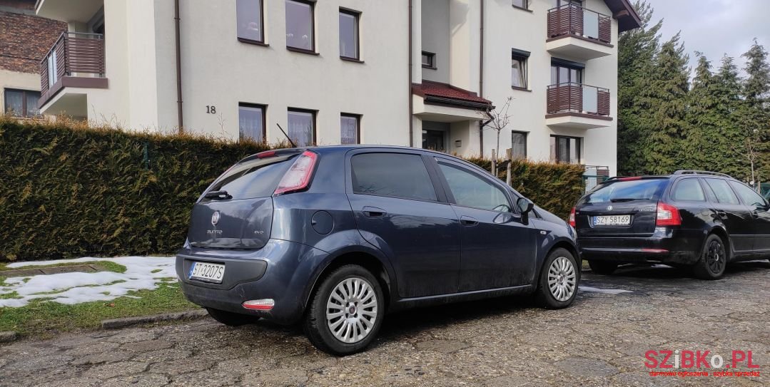 2010' Fiat Punto Evo photo #2