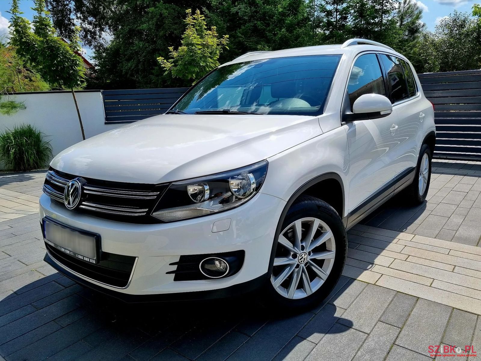 2012' Volkswagen Tiguan photo #1