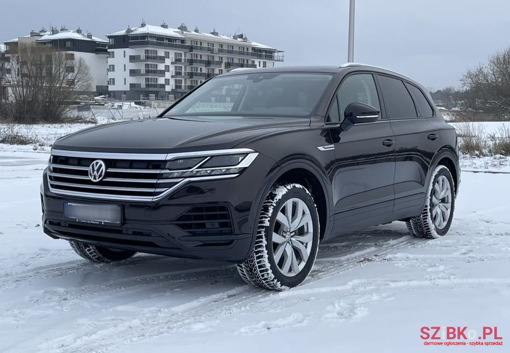 2018' Volkswagen Touareg photo #1